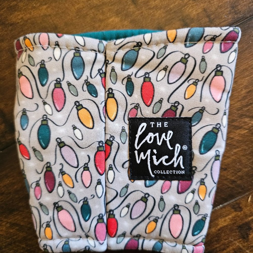 Love Mich Christmas Lights Coffee Cozy
